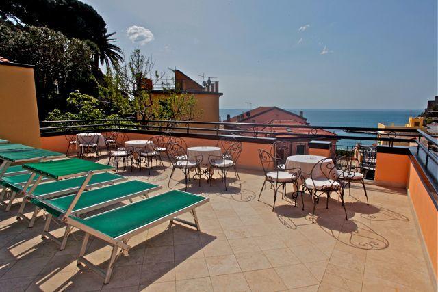 Hotel La Colonnina Монтероссо-аль-Маре Екстер'єр фото